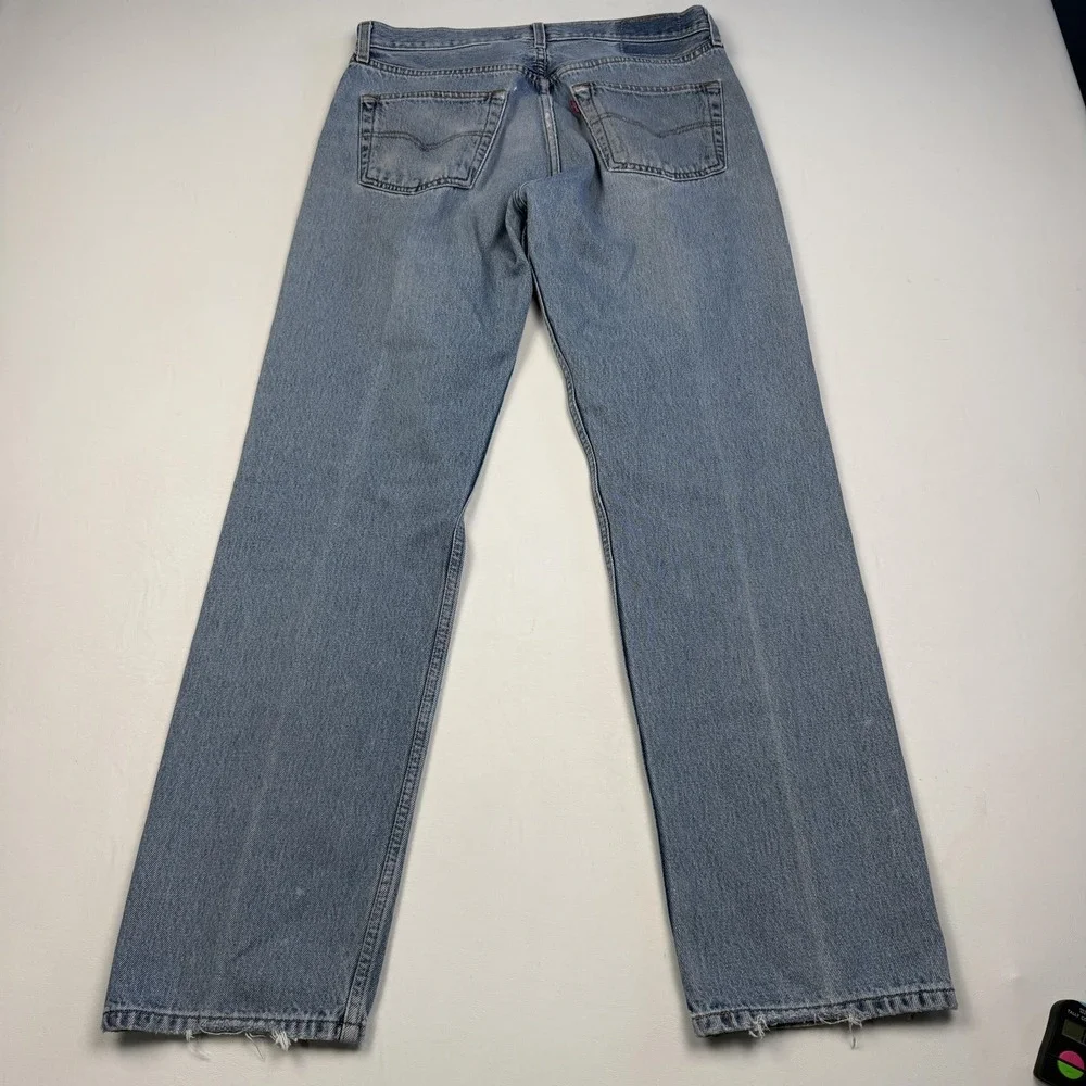 Vintage Levis 501 Y2K Jeans Mens 33x32 Light Wash Blue Button Fly Denim 90s